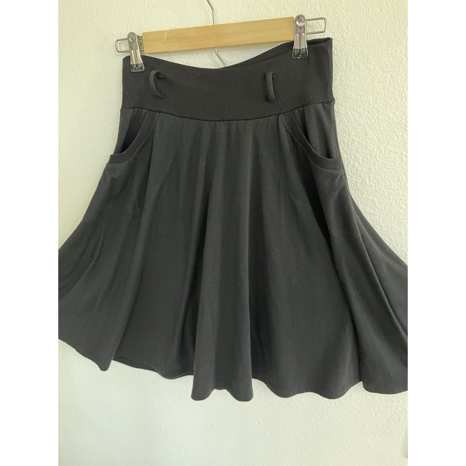 Papaya Swing Flowy Skirt Womens Xs Black Knee Length Ribbed Waist Preppy Chic